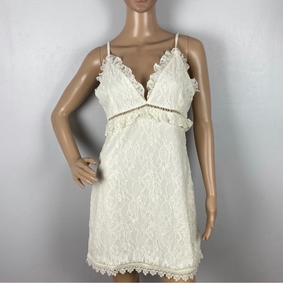 NEW NBD REVOLVE IVORY LACE MINI DRESS - Picture 2 of 9